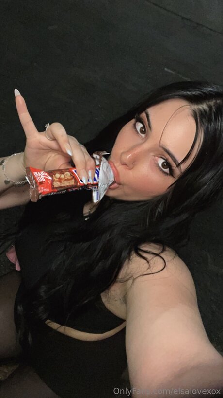 Elsalovexox sex star pic