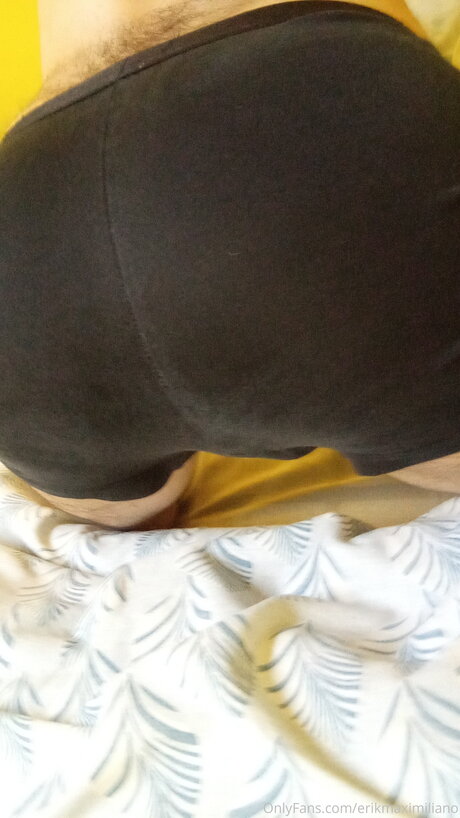 Erikmaximiliano model porn images