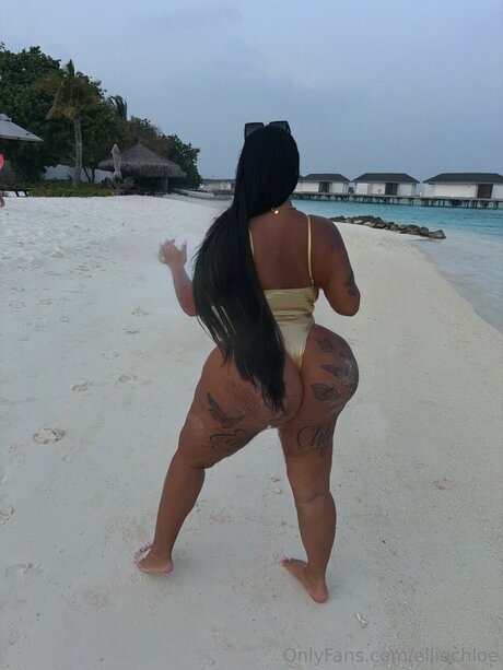 Elliechloe nudes actress img