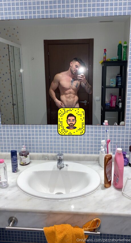 Pezzaburke66 model hd photo