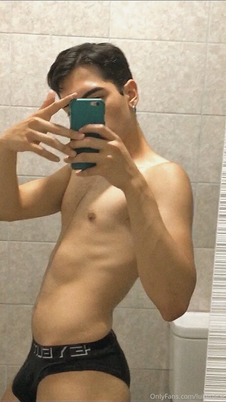 Lukebabe naked actress image