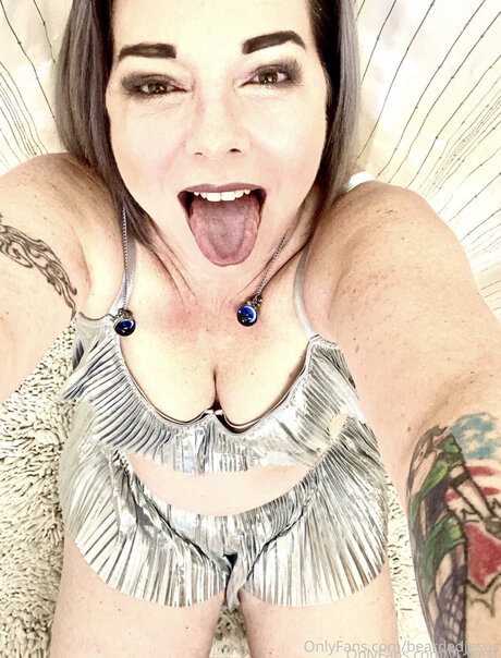 Beardedjesus sexy model gallery