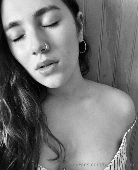 Bloomingsoul model sexy archive