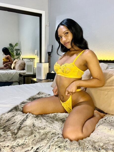 Pris West Free free model photos