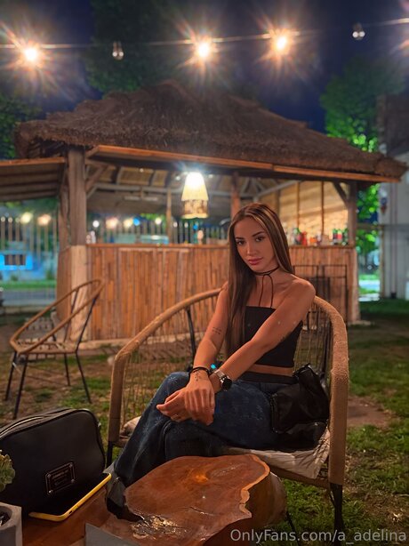 A Adelina free star photo