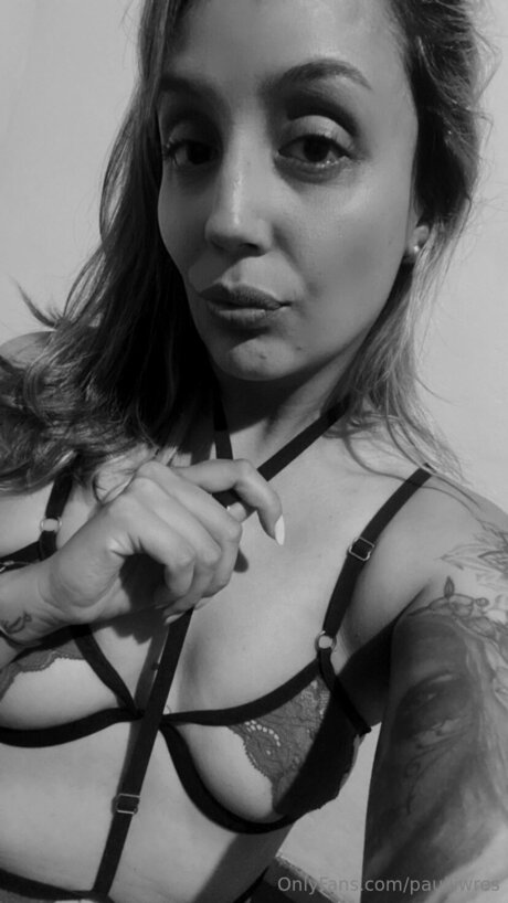 Pauliiwres pornographic actress photo