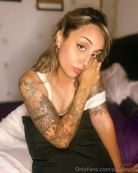 Pauliiwres star porn photo