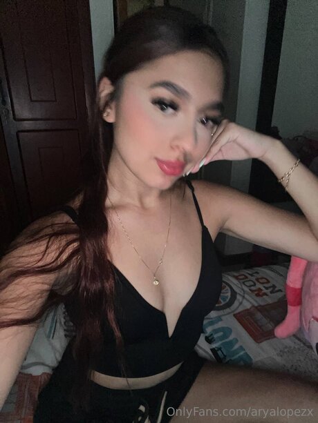 Aryalopezx star nice pictures