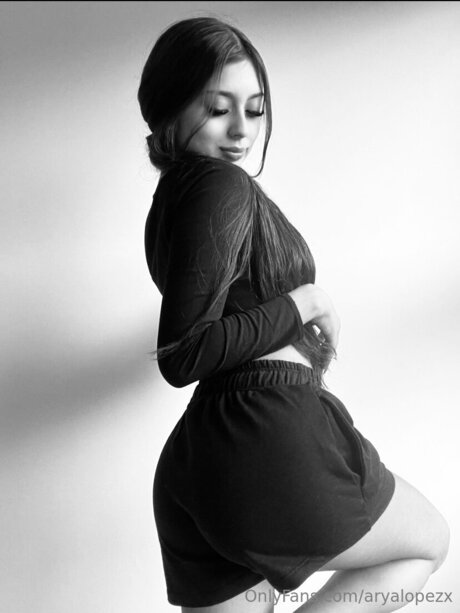 Aryalopezx pornstar erotic img