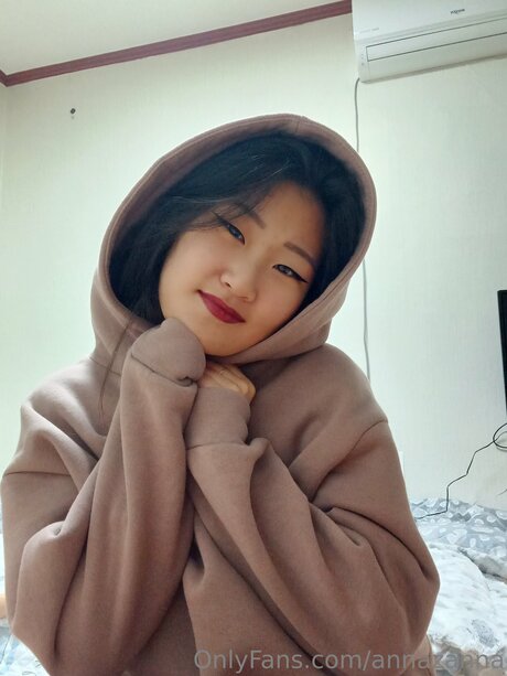 Annazanna model erotic pics