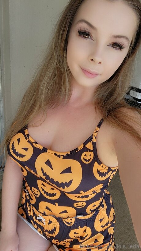 Lola Leda pretty pornstar pic