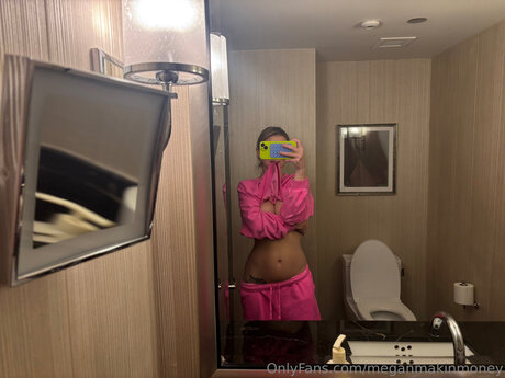 Meganmakinmoney pretty pornstar picture