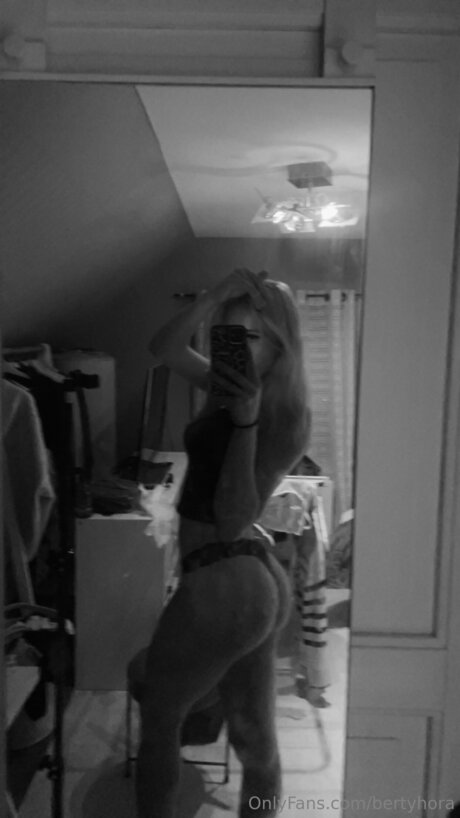 Bertyhora model art picture