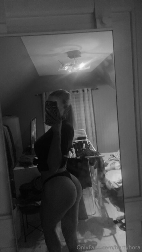 Bertyhora model sex galleries