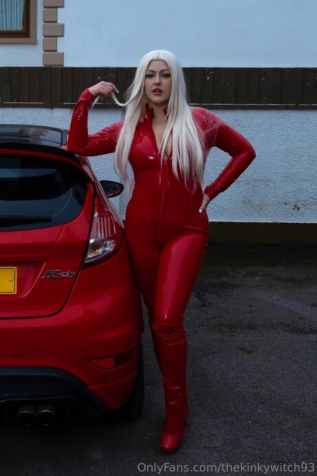 Thekinkywitch93 pretty actress image