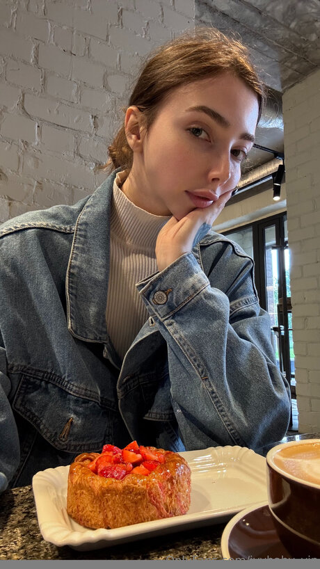 Ivybaby Vip naked pornstar pics