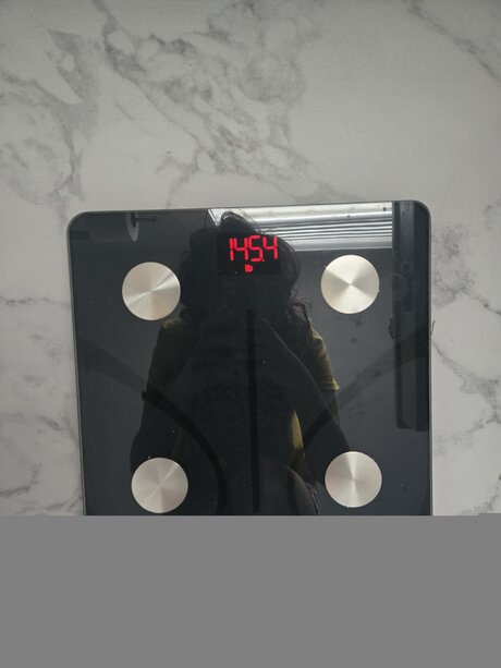 Seductively Annie pretty model gallery