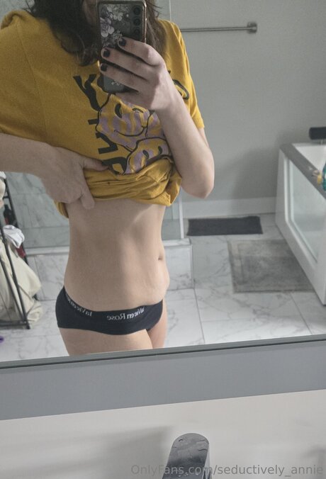 army milf onlyfans free nude images