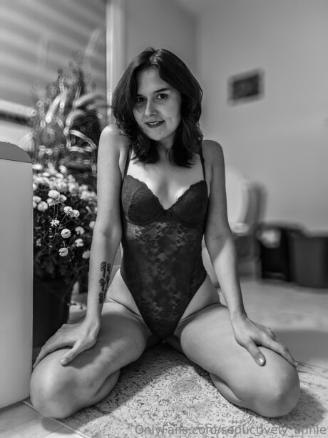 Seductively Annie sex actress pics