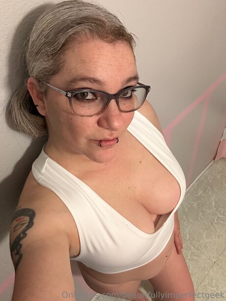 Beautifullyimperfectgeek star top image