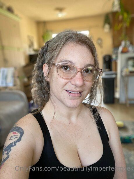 Beautifullyimperfectgeek sex actress picture