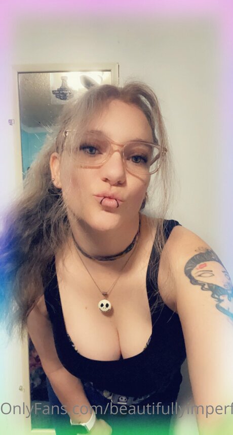 Beautifullyimperfectgeek hot star pic