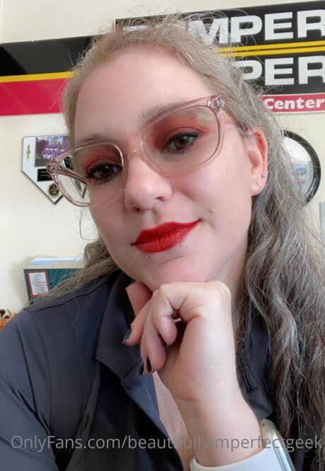 Beautifullyimperfectgeek hot pornstar archive