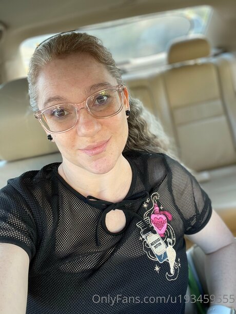 Beautifullyimperfectgeek exclusive star photos