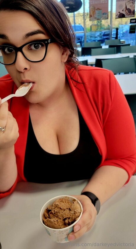 Darkeyedvictoria pornstar sexy image