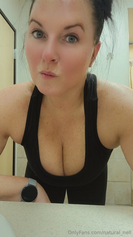 Natural Nell pornstar naked archive