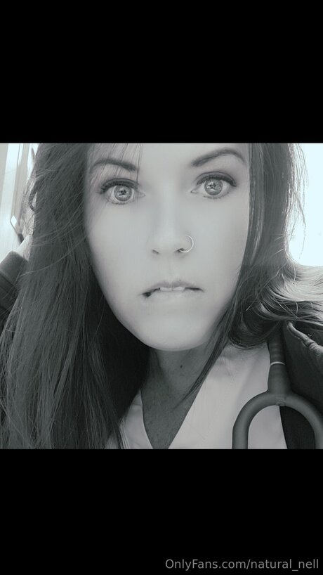 Natural Nell free model photos