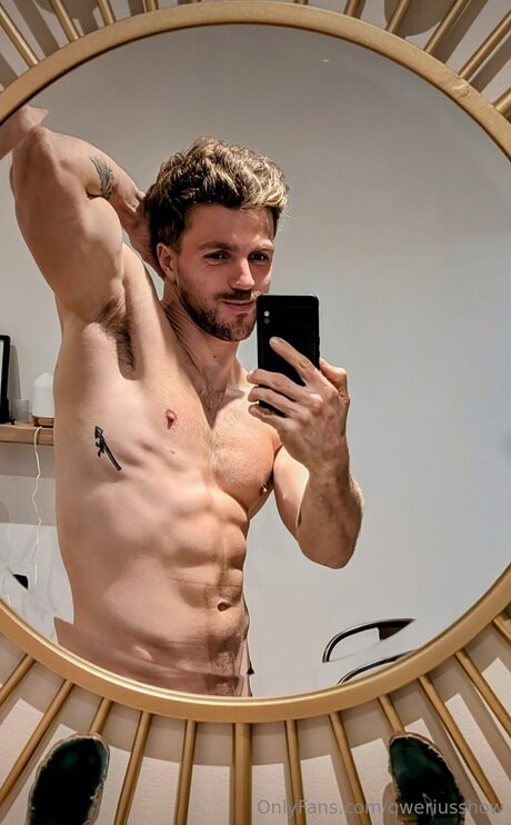 Qweriusshow porn star pic