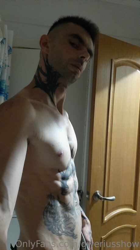 Qweriusshow star hot pics