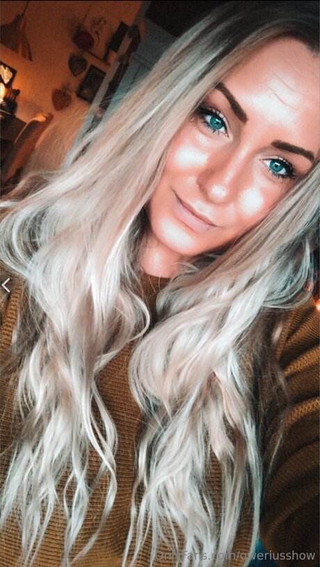 Qweriusshow sexy model archive