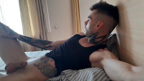 Qweriusshow hot star pictures