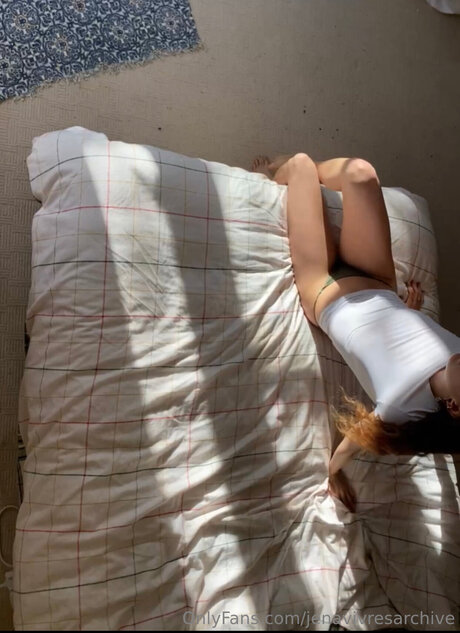 Jenavivresarchive nude actress photo