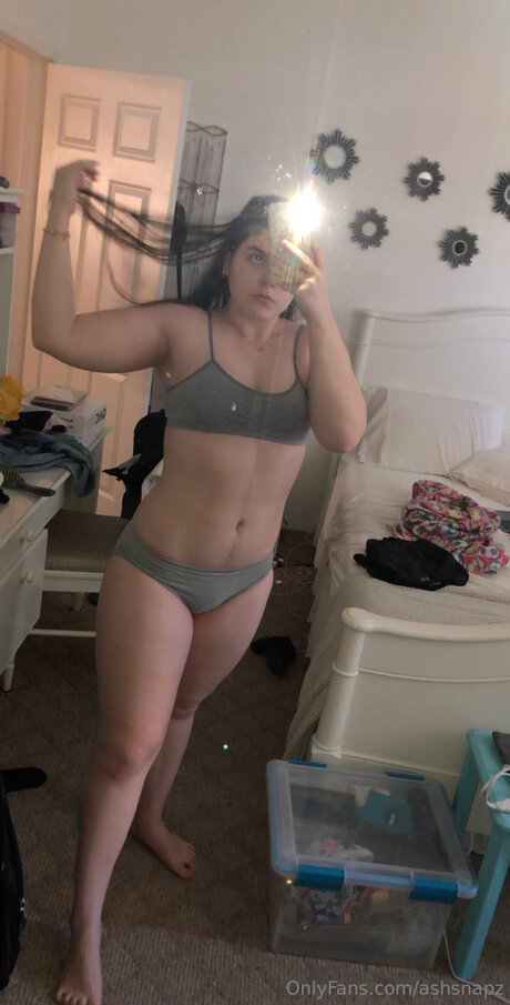 Ashsnapz model photos