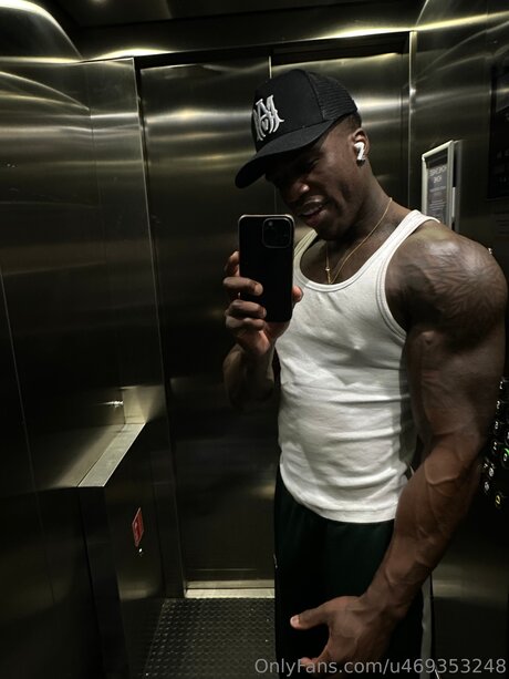 Jamal James122 model nude pic