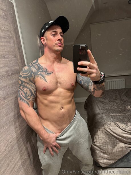 Danthecobbler erotic model pic