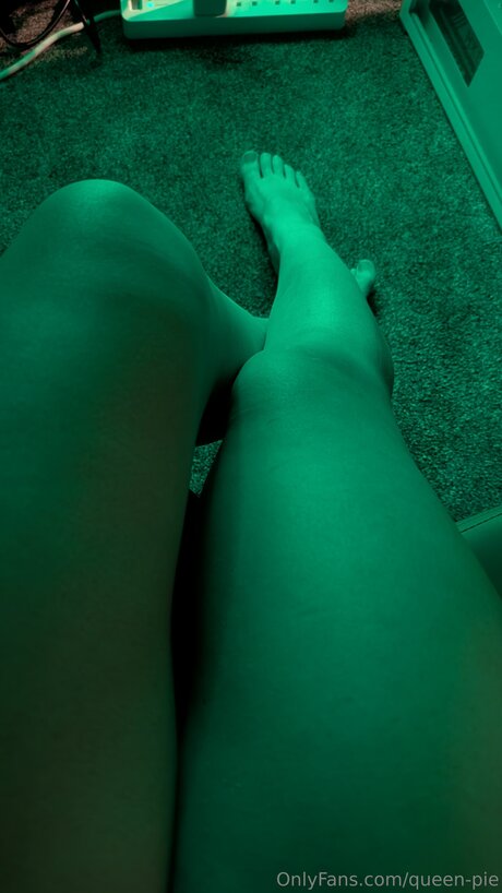 Queen Pie model beautiful photo