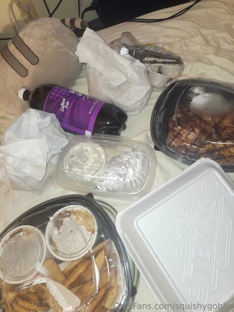 Squishygoblin star exclusive pics