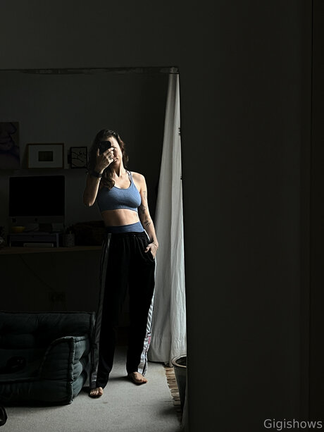 Gigi Shows nudes actress images