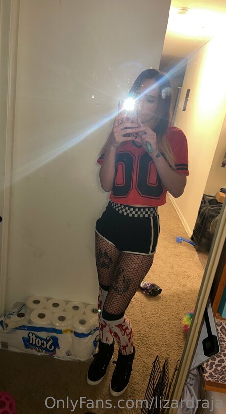 Lizardraja star hot pictures