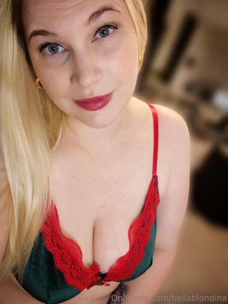 Bellablondina nude model picture