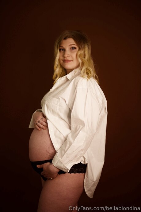 Bellablondina pornographic actress galleries