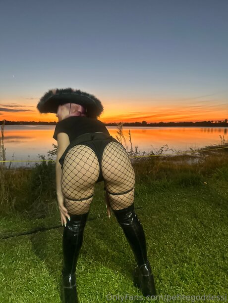 beautiful onlyfans porno image