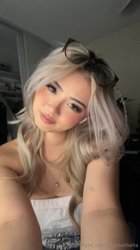 Chinkerbella sexy model img