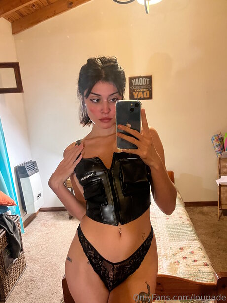 Lounabi model beautiful images