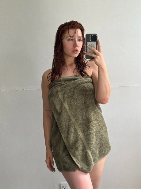 Rain In Summer pornstar nudes picture