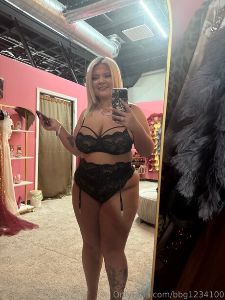 Bbg1234100 pornographic actress photo